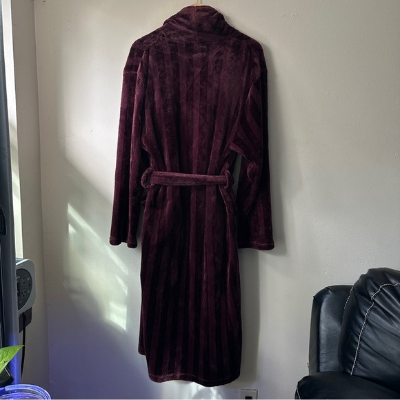 U.S. Polo Assn. Rich Burgundy Plush Robe - Picture 3 of 5